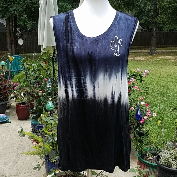 Zoe + Liv Tops - Zoe + Liv Tie-dye Sleeveless Top